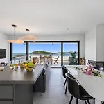 Tyra