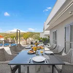 Villa Tyra Razanj