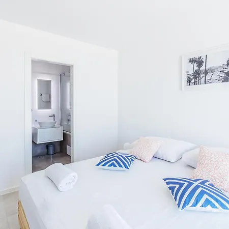 Tyra Villa *