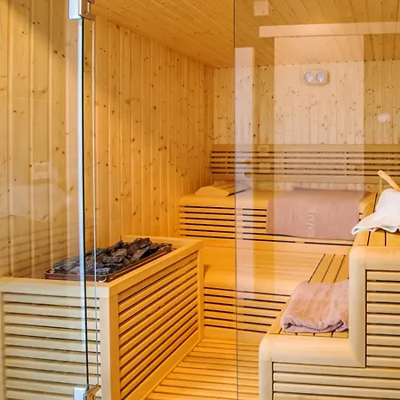 Tyra Βίλα Ražanj